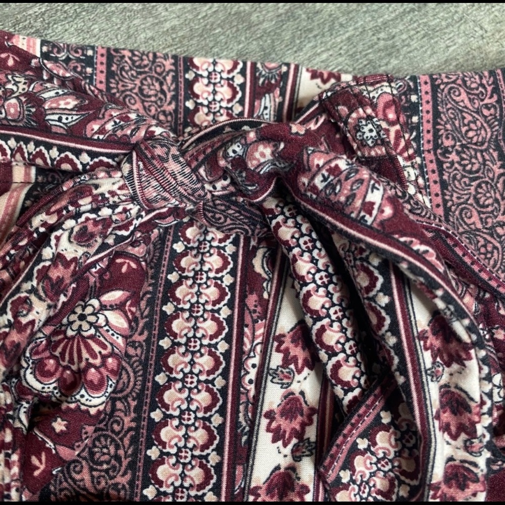 Flared patterned pants. - Picture 2 of 3